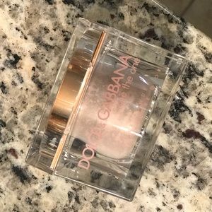 Dolce and Gabbana rose the one shimmer powder